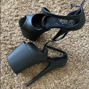 Pleaser Black Platform